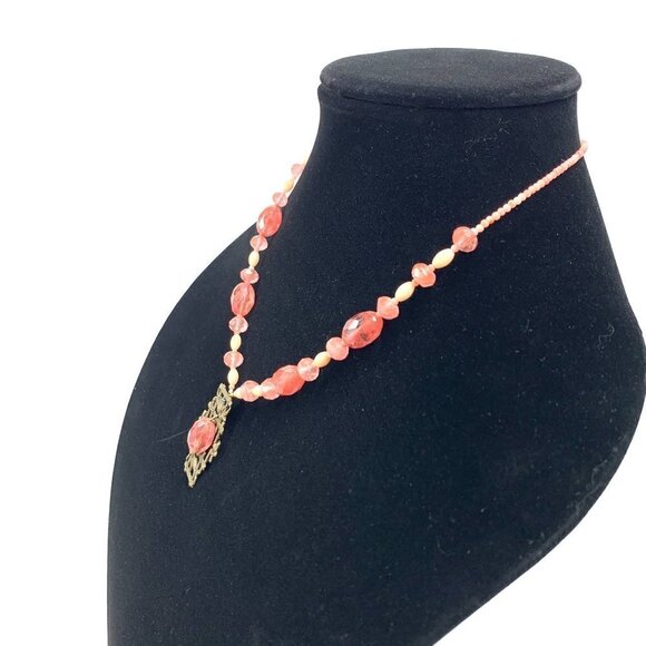 Beaded Necklace With filagree Metal Pendant Pink/Gold 18"L - Picture 4 of 4